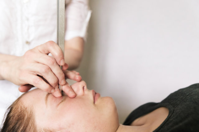 Séance d'acupuncture par le son
